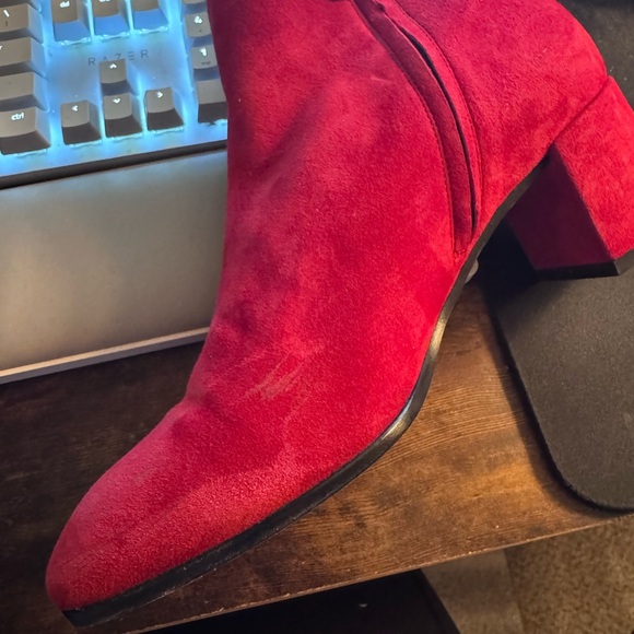 M. Gemi Bold Red Suede Heeled Boots - CHRISTMAS SALE PRICE! - Picture 8 of 8